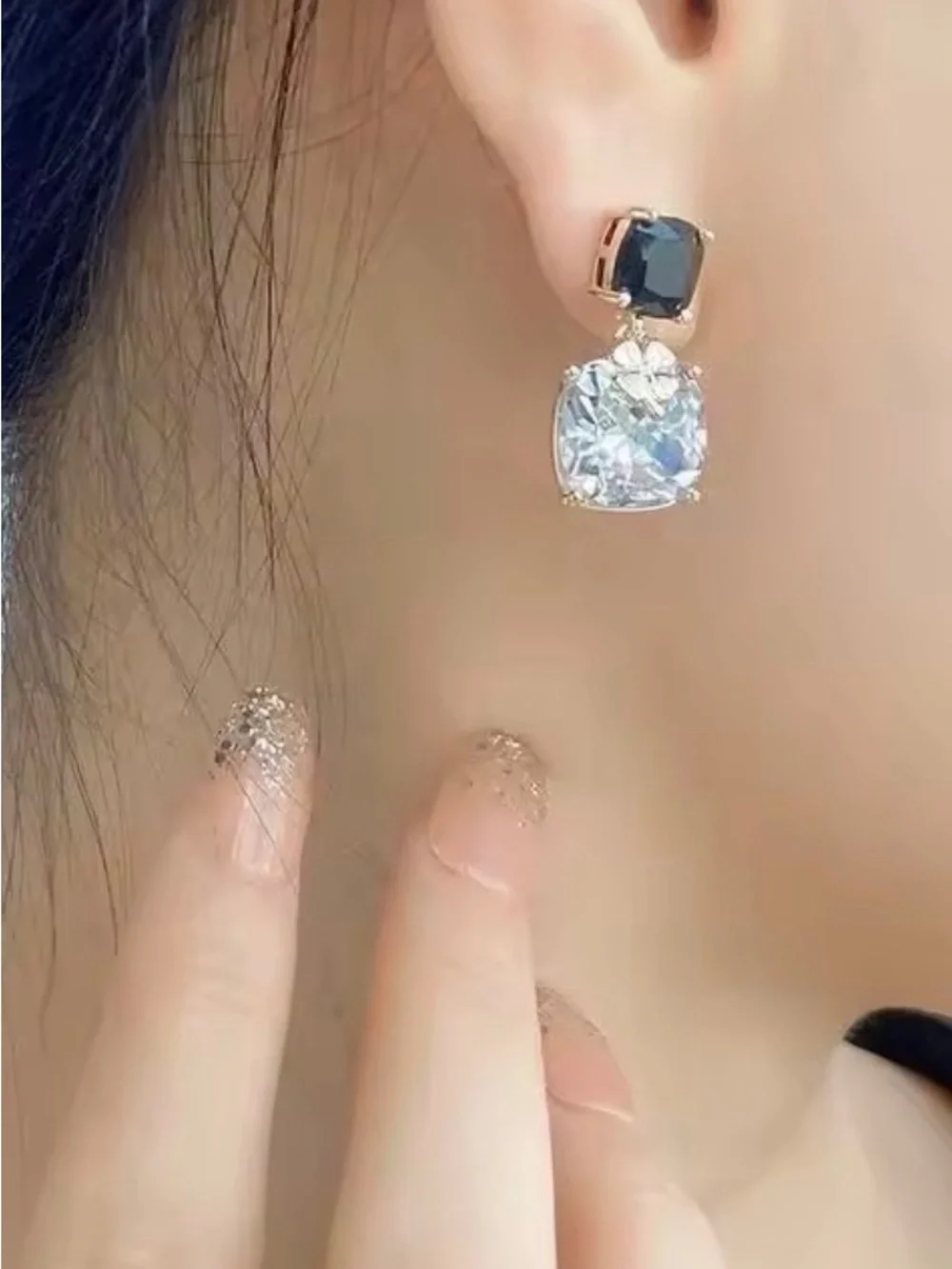 Luxury Boutique Elegant Black and Clear Crystal Drop Earrings Gold '5' Accent